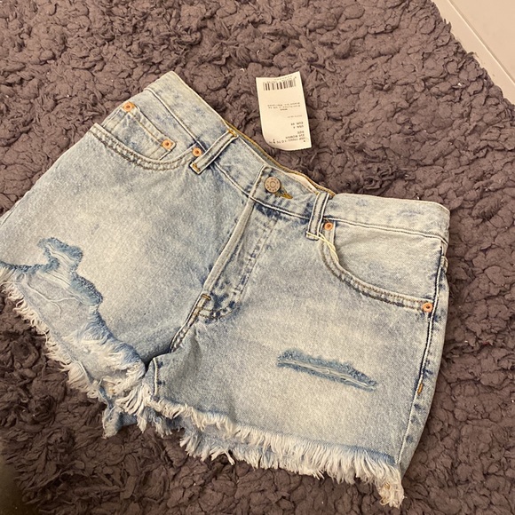 MANGO mid rise ripped shorts - Picture 6 of 8